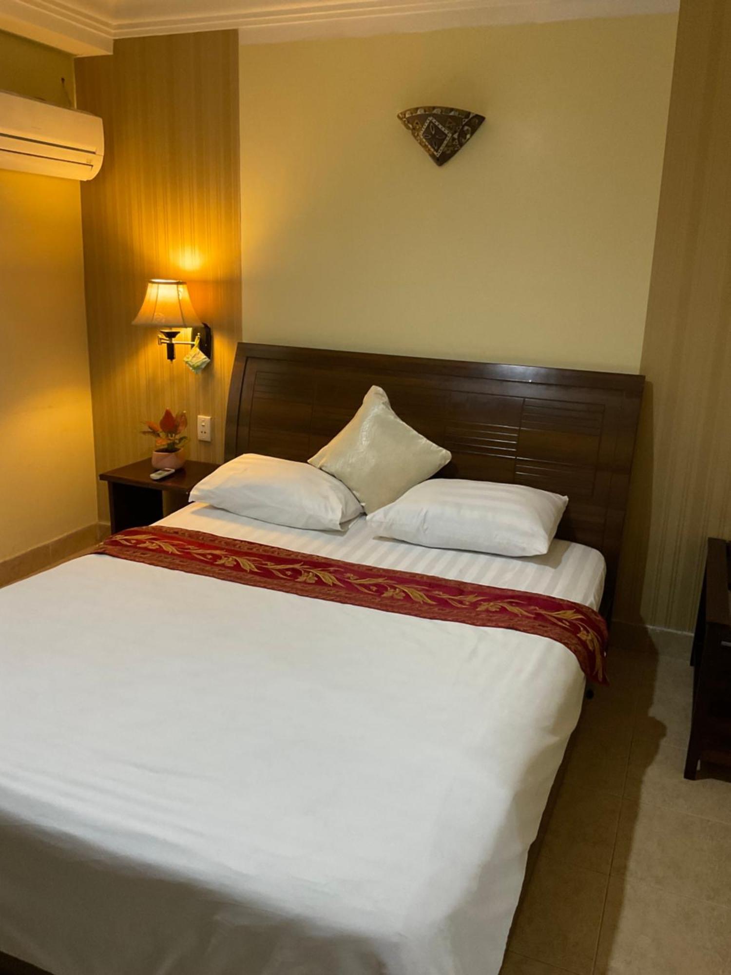Hotel Khach San Minh Chau - Hoa Hung Ciudad Ho Chi Minh  Exterior foto