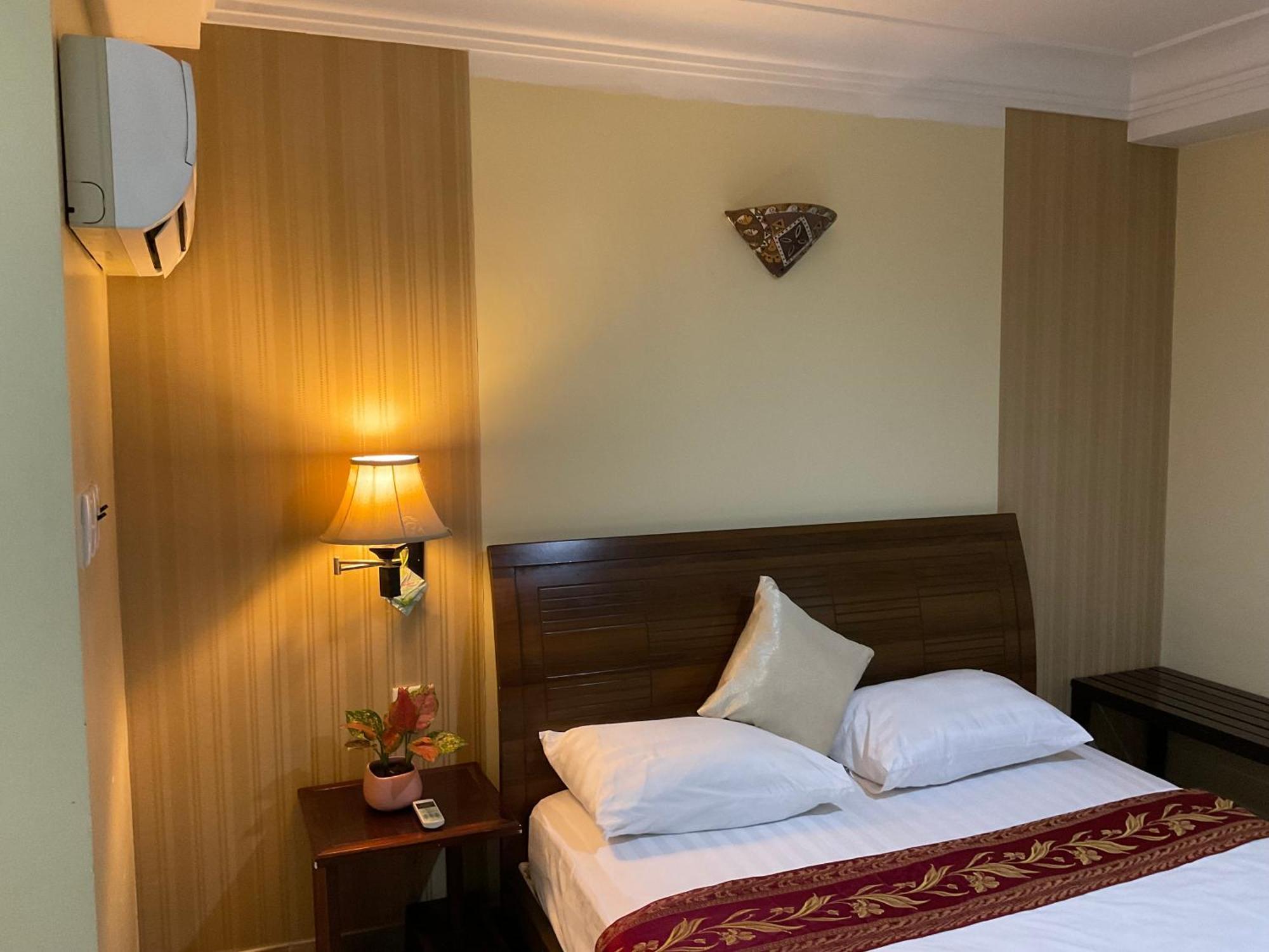 Hotel Khach San Minh Chau - Hoa Hung Ciudad Ho Chi Minh  Exterior foto