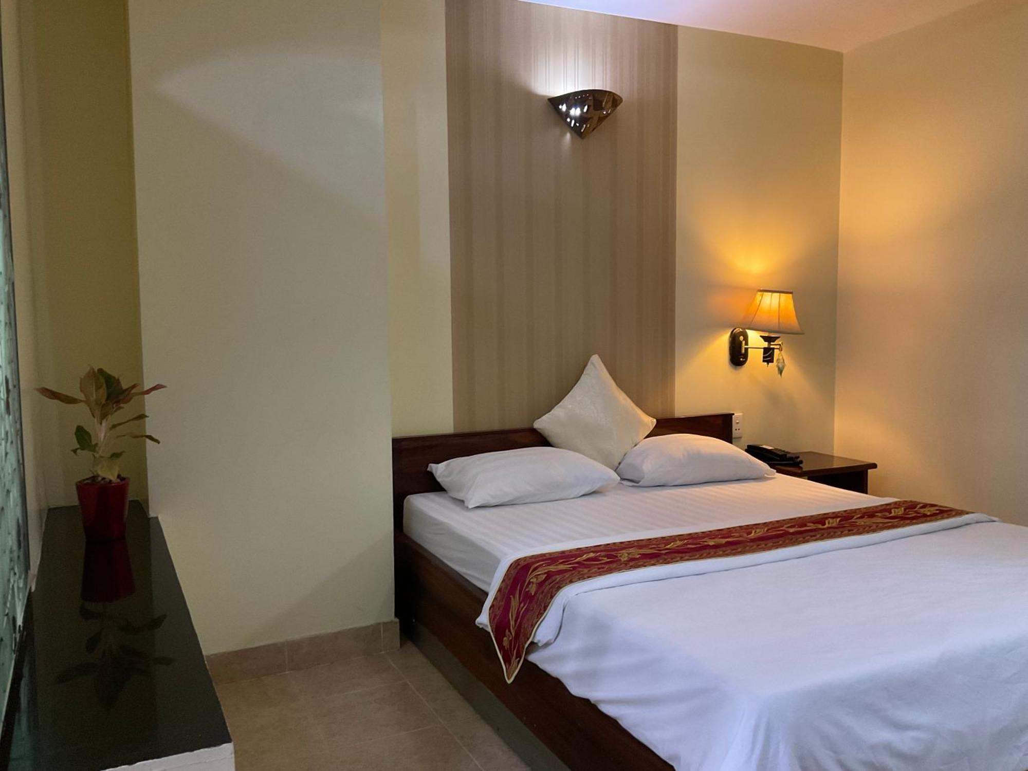 Hotel Khach San Minh Chau - Hoa Hung Ciudad Ho Chi Minh  Exterior foto