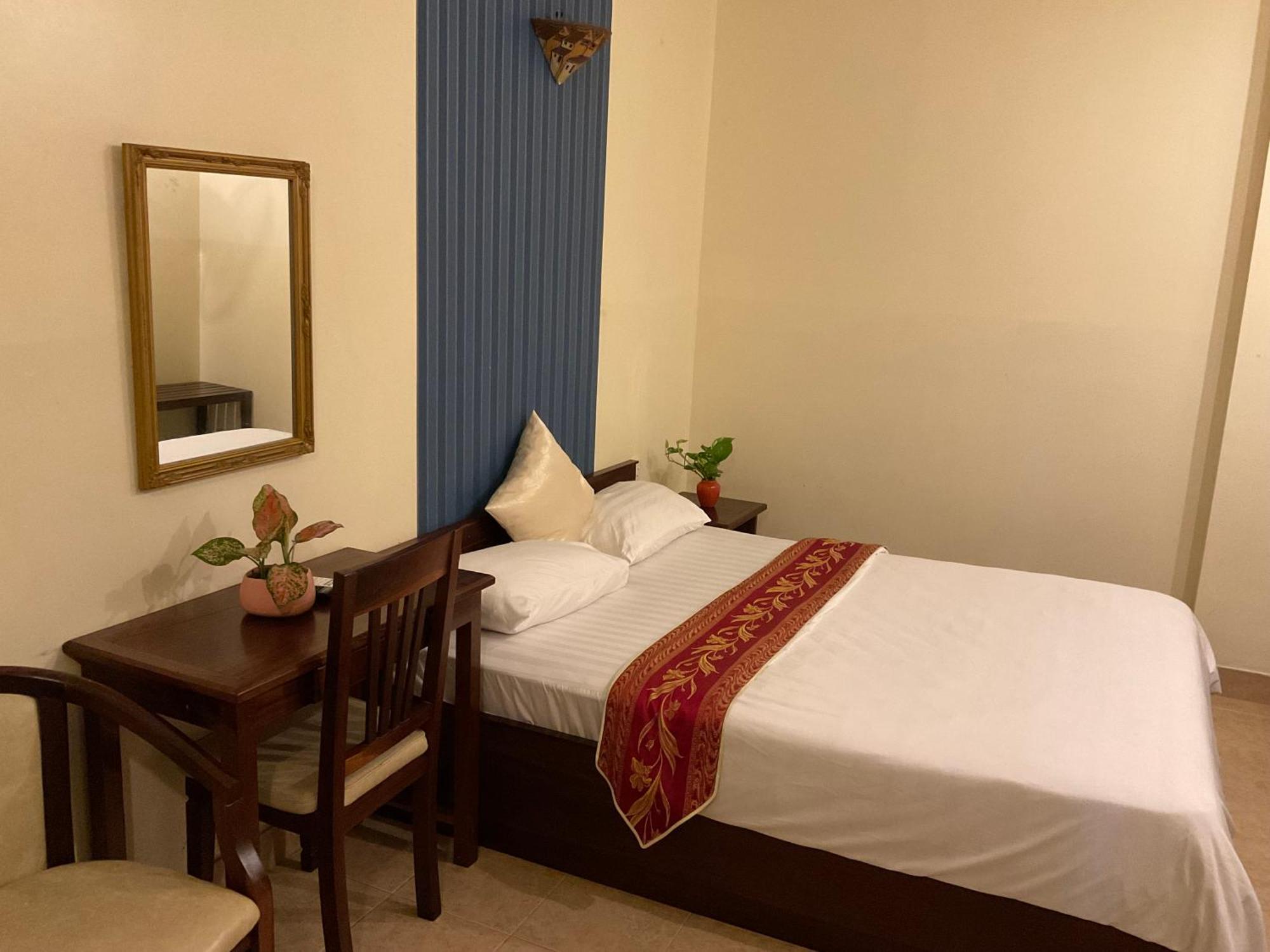 Hotel Khach San Minh Chau - Hoa Hung Ciudad Ho Chi Minh  Exterior foto