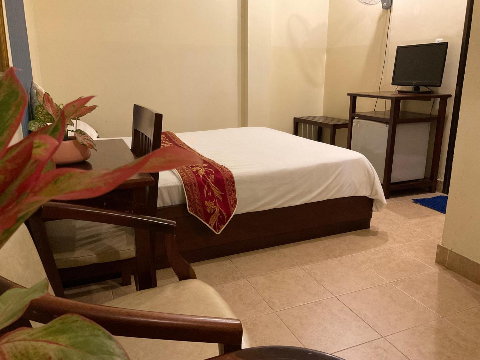 Hotel Khach San Minh Chau - Hoa Hung Ciudad Ho Chi Minh  Exterior foto