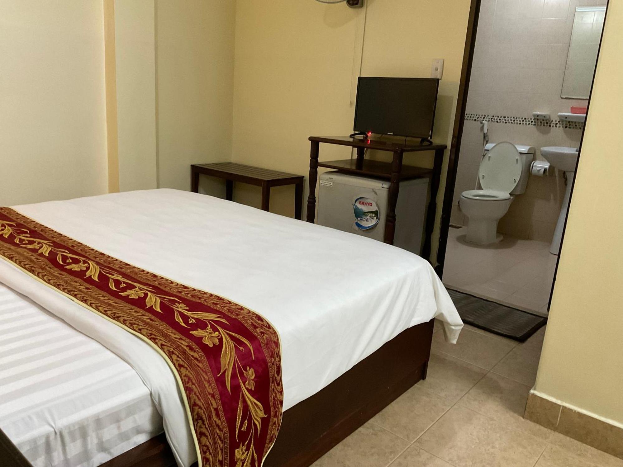 Hotel Khach San Minh Chau - Hoa Hung Ciudad Ho Chi Minh  Exterior foto