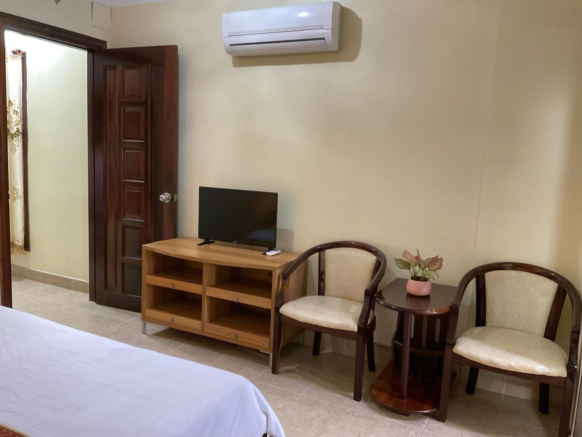 Hotel Khach San Minh Chau - Hoa Hung Ciudad Ho Chi Minh  Exterior foto